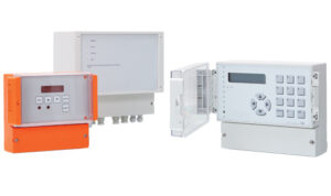 BOPLA RegloCard-Plus / Combifront (Phoenix Mecano) Obudowa BOPLA RegloCard-Plus / Combifront z komorą zaciskową i ochroną UV, dostępna w wielu rozmiarach i wersjach.
