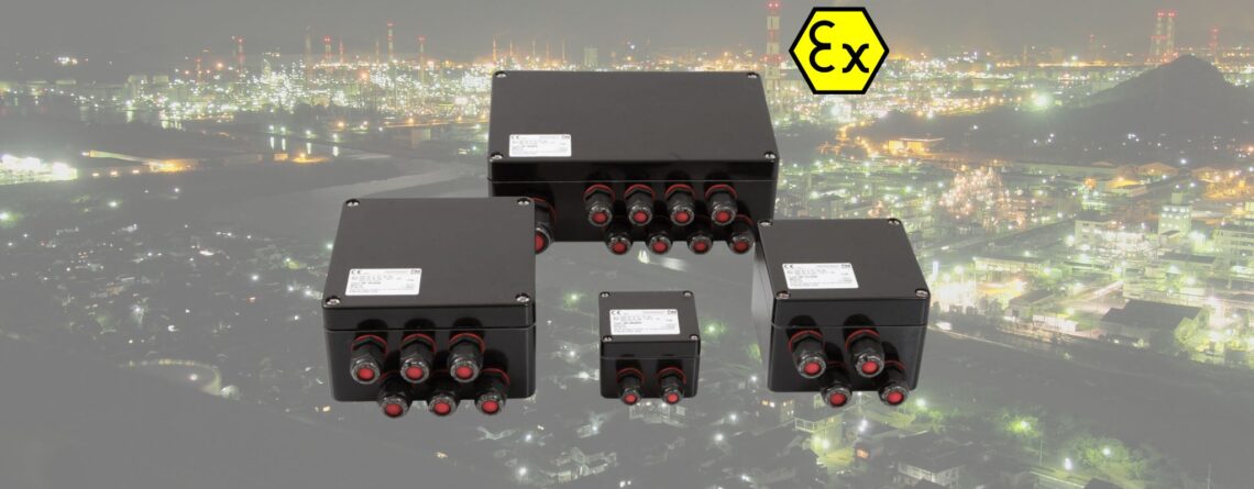 Zdjęcie pokazuje przegląd różnych rozmiarów skrzynki zaciskowe GRP Ex PExcom z ATEX od ROSE Systemtechnik - EX-CON Polska
