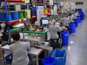 Montaż wiązek kablowych / wiązek elektrycznych