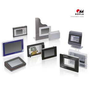 BOPLA Display enclosures - Obudowy do wyświetlaczy- obudowy Obudowy do wyświetlaczy BOPLA do zastosowań przemysłowych, chroniące ekrany TFT i LCD przed pyłem, zachlapaniami oraz uszkodzeniami mechanicznymi, z możliwością montażu na ścianie, na biurku lub na ramieniu nośnym.